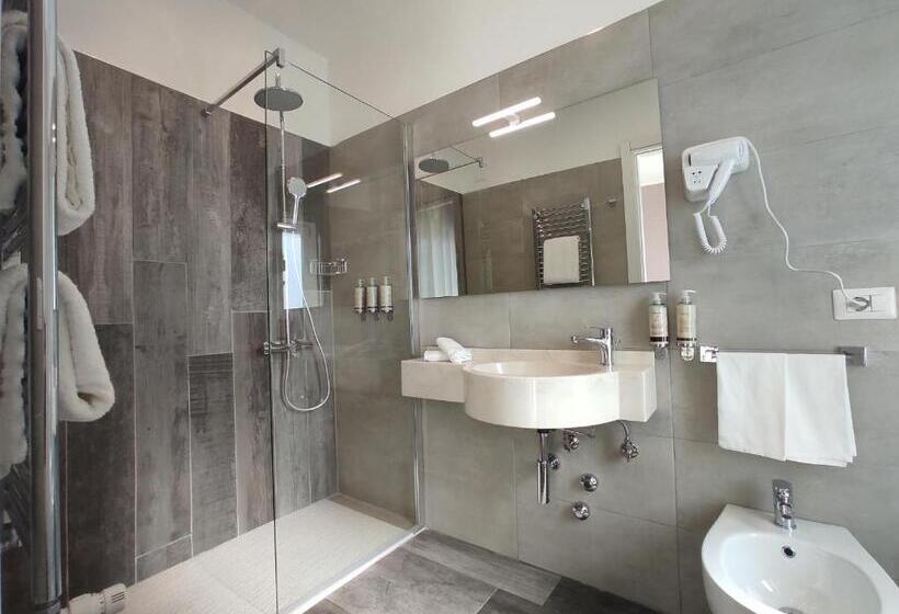 اتاق خانوادگی, Massimi City Garden