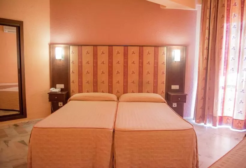 غرفة قياسية مطلّة علي البحر, Bluesea Costa Serena