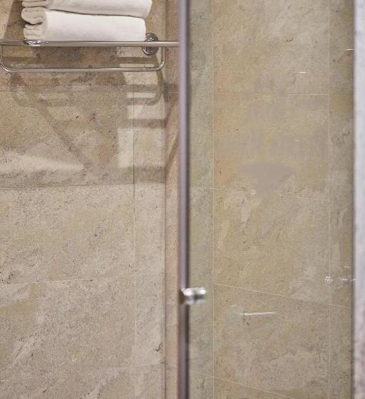 اتاق کلاب, Silken Puerta Madrid