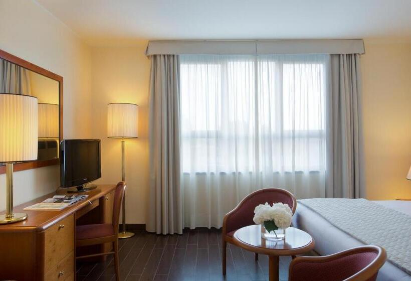 اتاق سوپریور سه تخته, Starhotels Business Palace