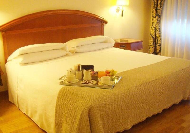 חדר סטנדרט לשלושה, Starhotels Vespucci