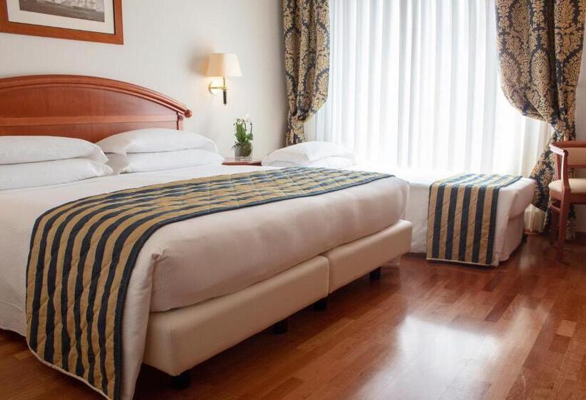 Номер Стандарт Трехместный, Starhotels Vespucci