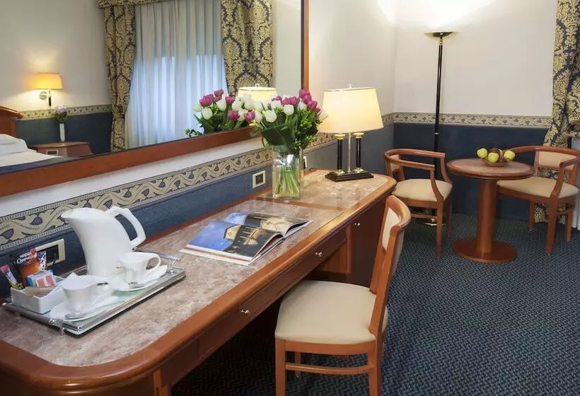 スタンダードトリプルルーム, Starhotels Vespucci