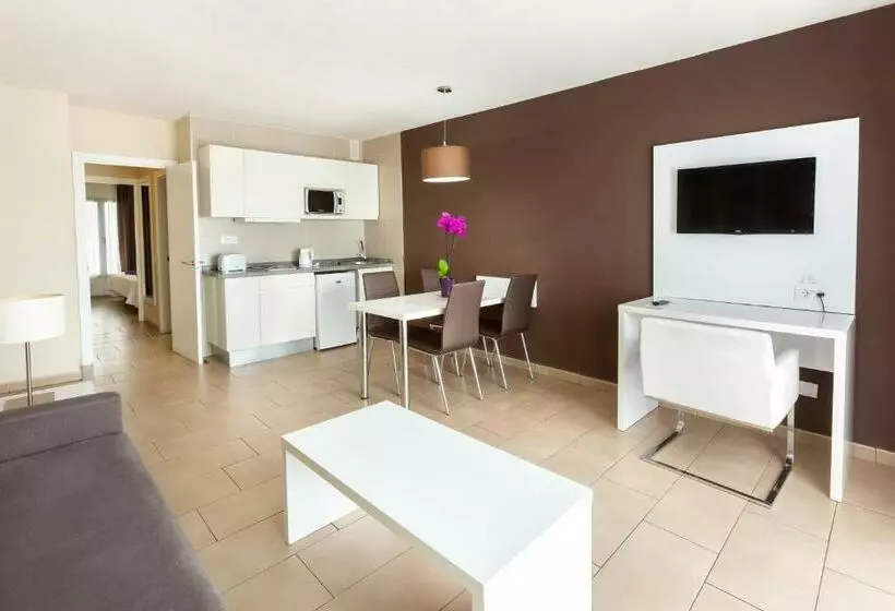 آپارتمان خانوادگی, Playaolid All Inclusive