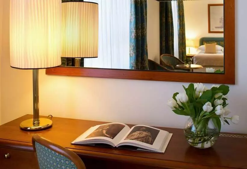 سوییت, Starhotels Business Palace