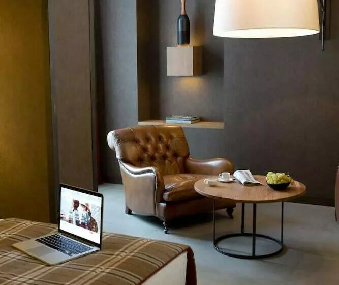 سوییت جونیور, Starhotels Business Palace