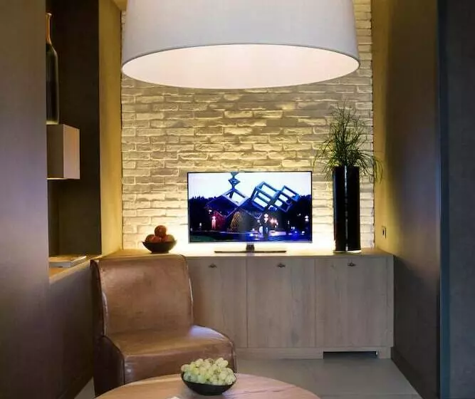 سوییت جونیور, Starhotels Business Palace