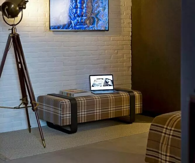 سوییت جونیور, Starhotels Business Palace
