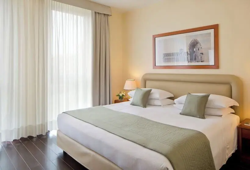 اتاق خانوادگی, Starhotels Business Palace