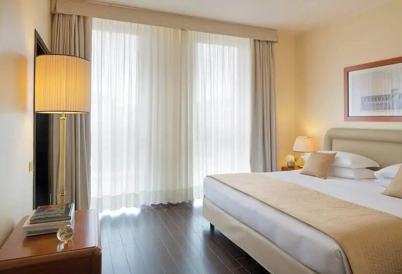 سوییت, Starhotels Business Palace