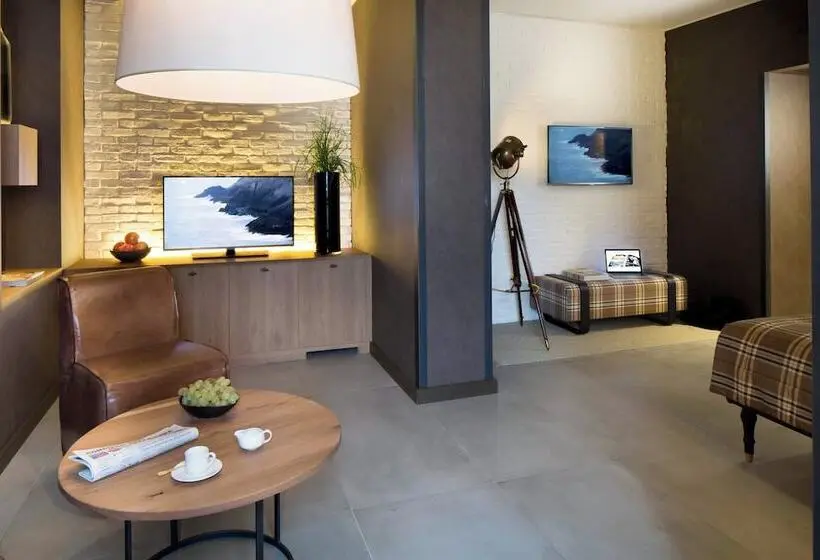 سوییت جونیور, Starhotels Business Palace
