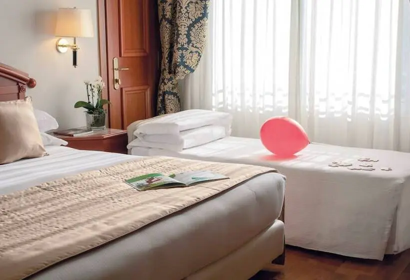 Standard Kolmen Hengen Huone, Starhotels Vespucci
