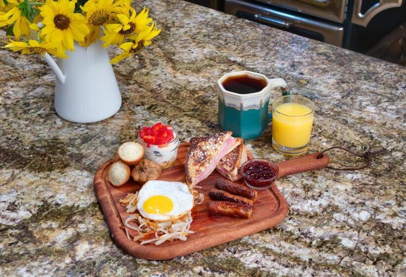 חדר סטנדרט, Hideout At The Rim