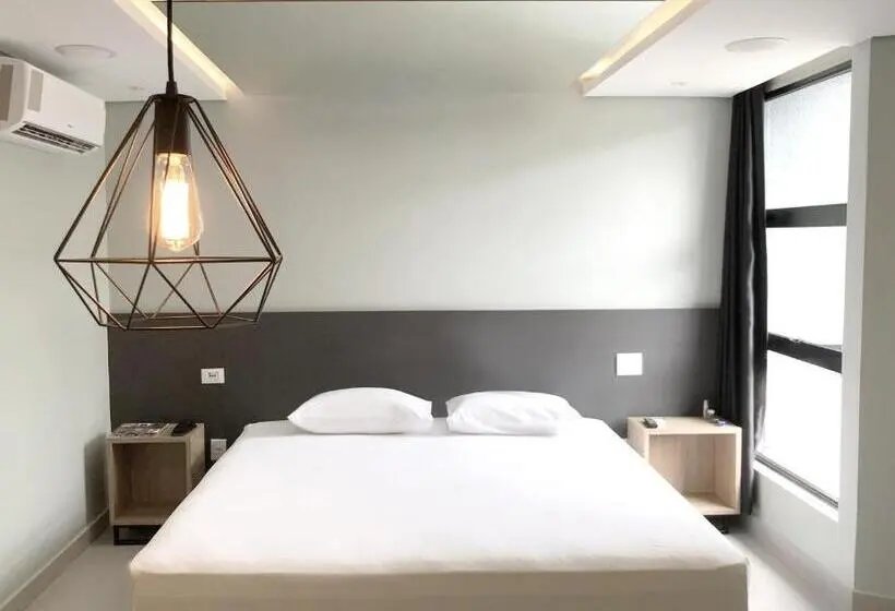 キングサイズベッドのスタンダードルーム, Drops Motel Brasília