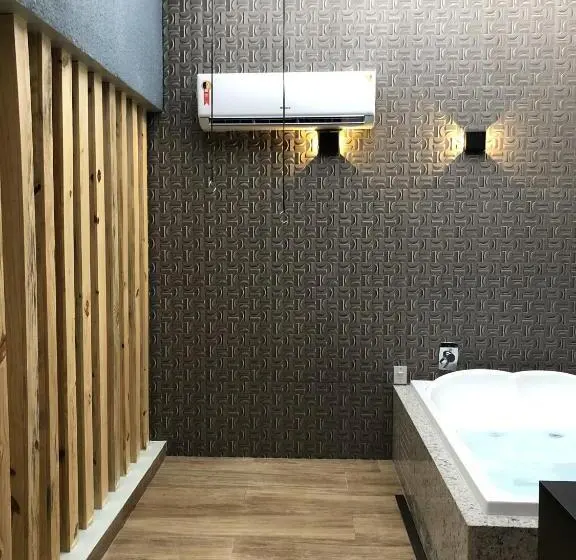 デラックススイート, Drops Motel Brasília