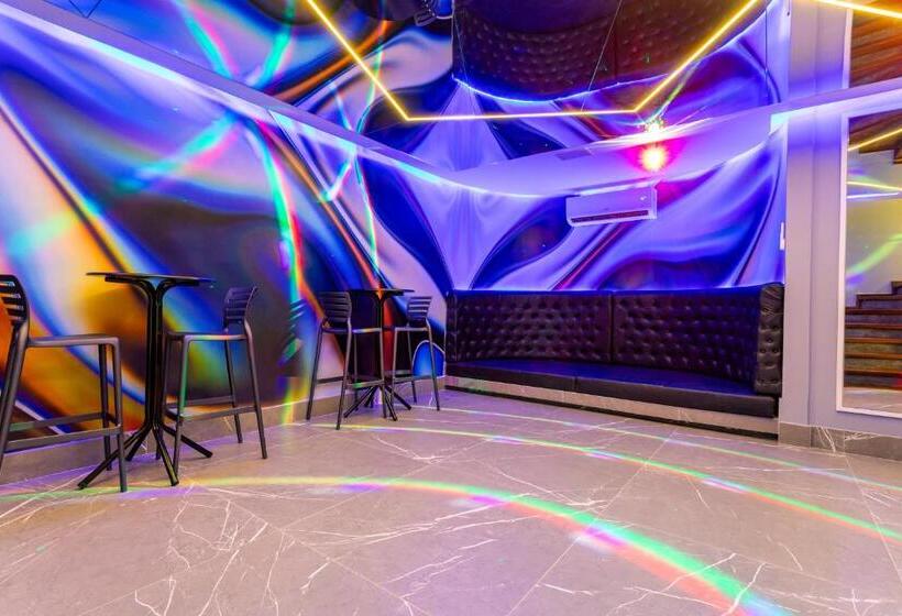 سوییت با استخر, Drops Motel Brasília