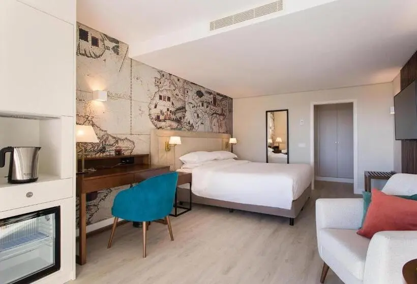 اتاق استاندارد با چشم‌انداز استخر, Four Points By Sheraton Sesimbra