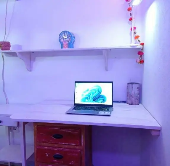 اتاق استاندارد یک تخته با سرویس بهداشتی مشترک, High Flyers Kite House