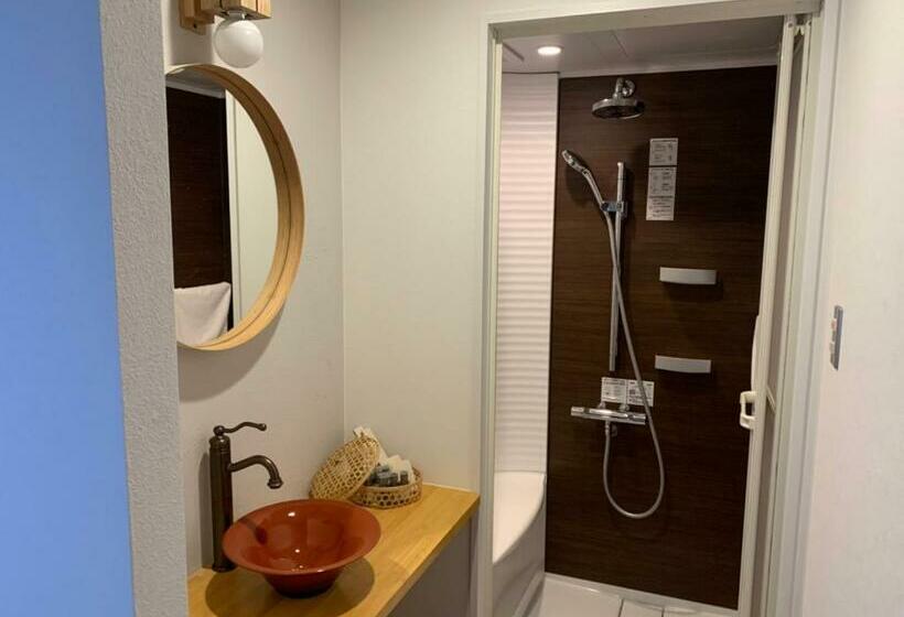 스탠다드 트리플 룸, Miyajima Shiro