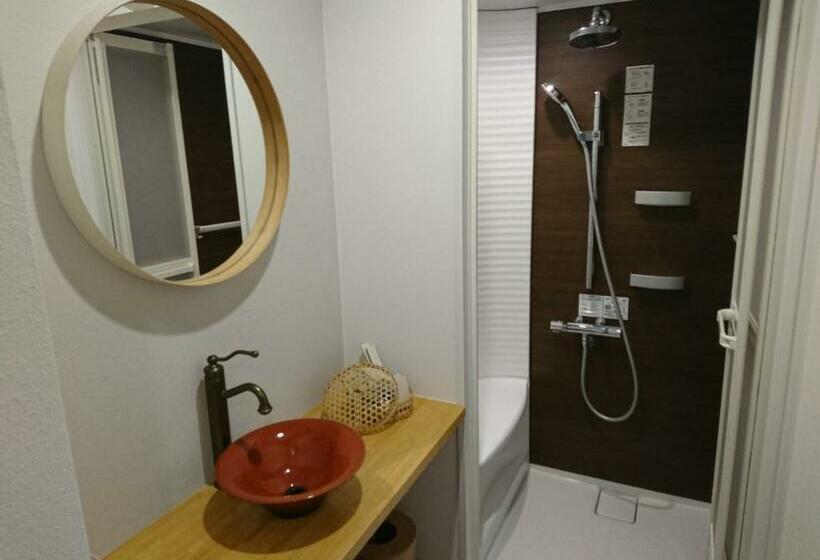 스탠다드 트리플 룸, Miyajima Shiro