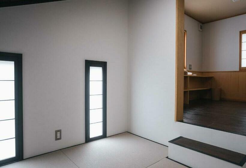 4인용 스탠다드 룸, Miyajima Shiro