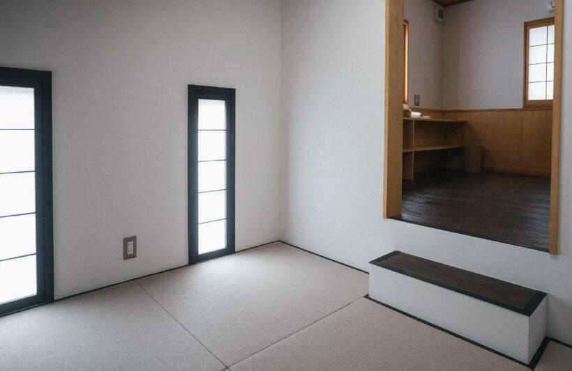 4인용 스탠다드 룸, Miyajima Shiro