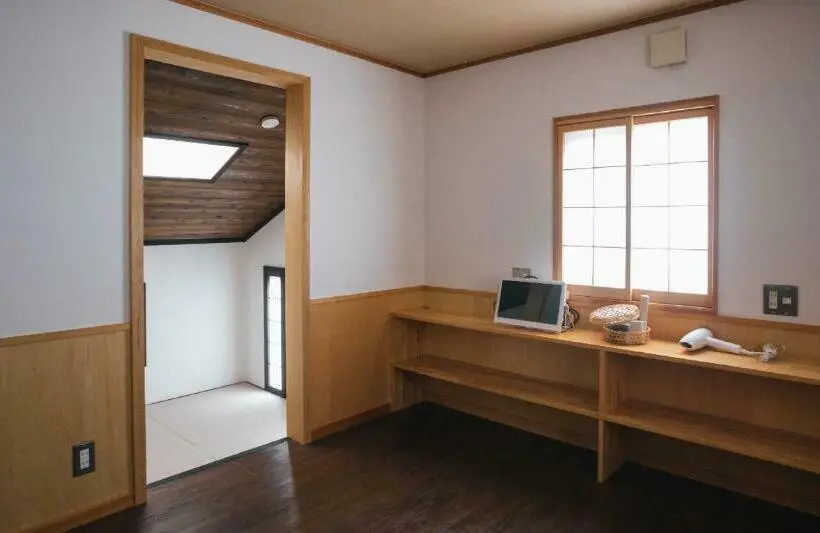 スタンダード４人部屋, Miyajima Shiro