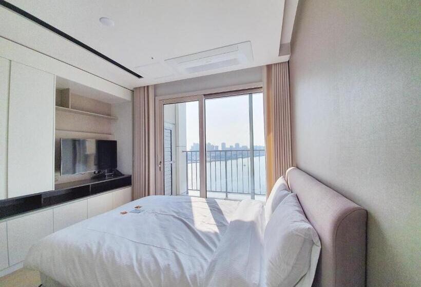 غرفة قياسية مطلّة علي البحيرة, World State Hotel Sokcho