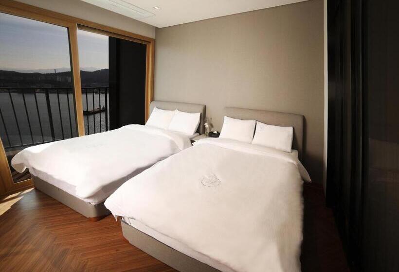 Трехместный Superior Вид на Море, World State Hotel Sokcho