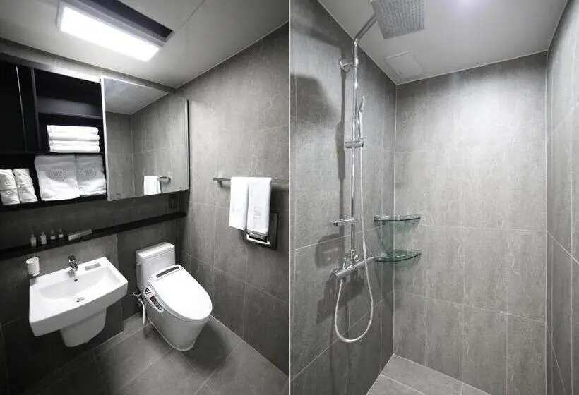 استودیوی استاندارد, World State Hotel Sokcho