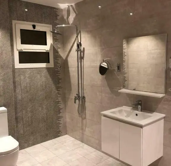 スタンダードスタジオ, Anan Suites