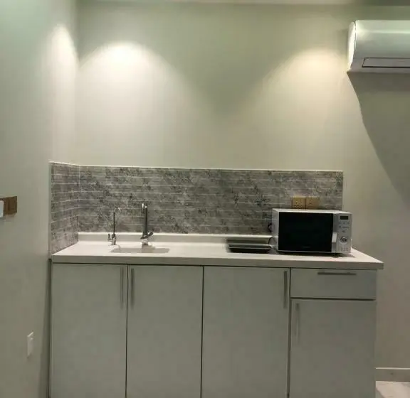 スタンダードスタジオ, Anan Suites