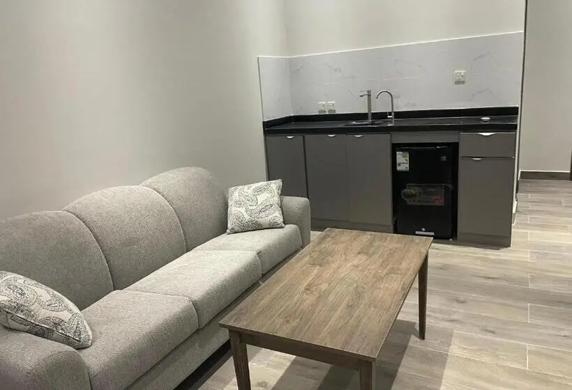 デラックススタジオ, Anan Suites