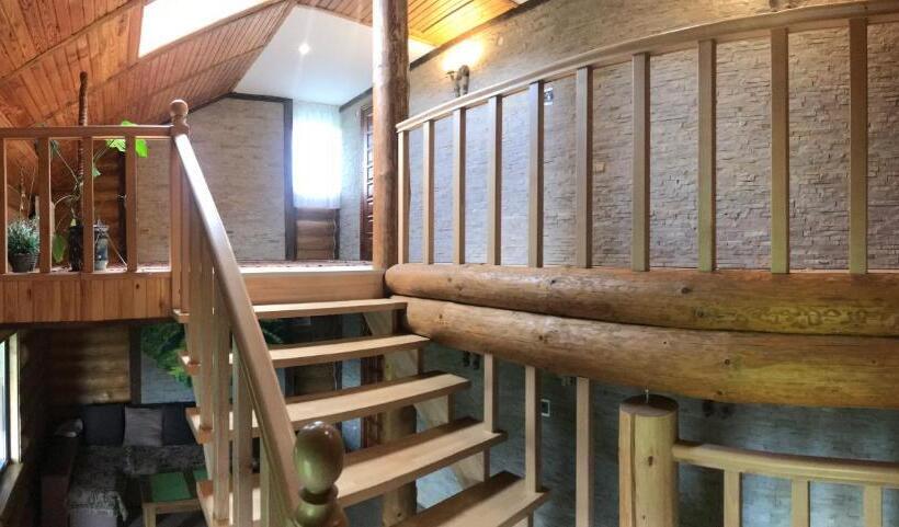 سوئیت جونیور خانوادگی, Katerina