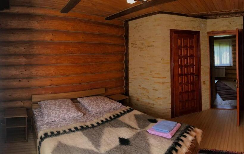 سوئیت جونیور خانوادگی, Katerina