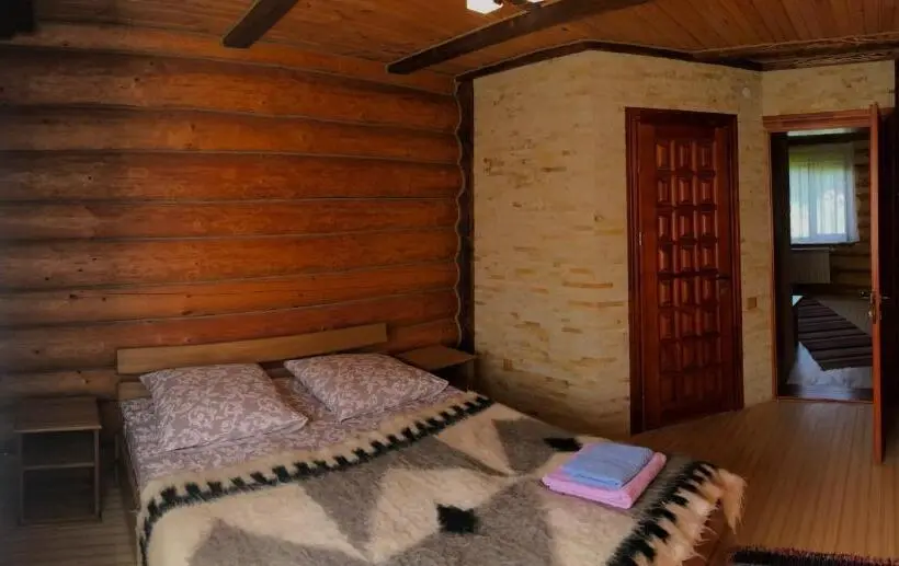 سوئیت جونیور خانوادگی, Katerina
