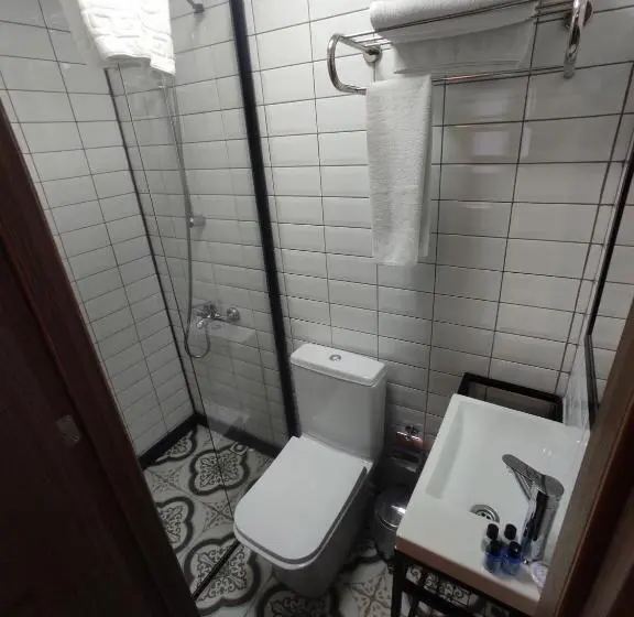 エコノミールーム, Basilica Guest House