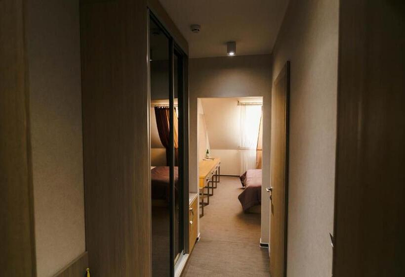 اتاق استاندارد, Cruce De Gustos