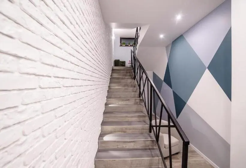 اتاق استاندارد با سرویس بهداشتی مشترک, Is’land Hostel