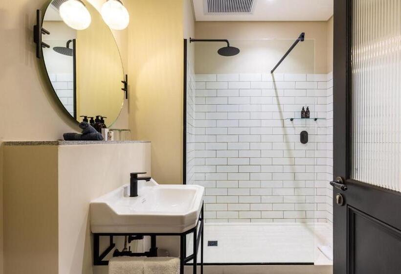 シティビューのデラックスルーム, Old Bank Hotel Lion Roars Hotels & Lodges