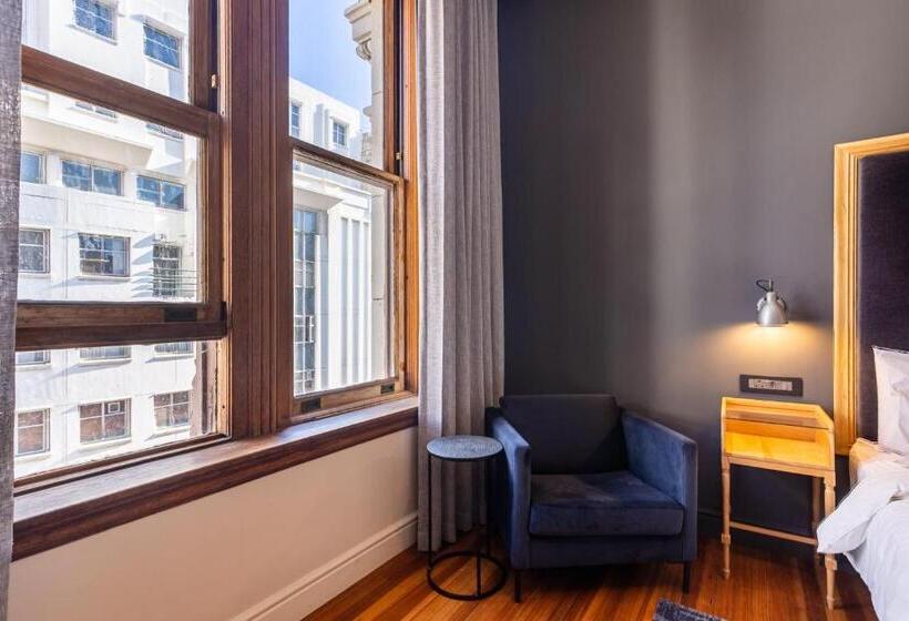 シティビューのスーペリアルーム, Old Bank Hotel Lion Roars Hotels & Lodges