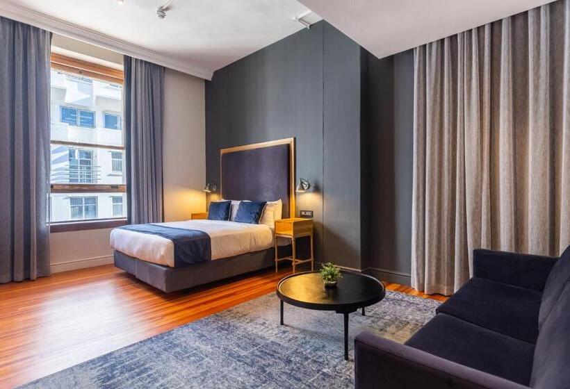 シティビュースイート, Old Bank Hotel Lion Roars Hotels & Lodges