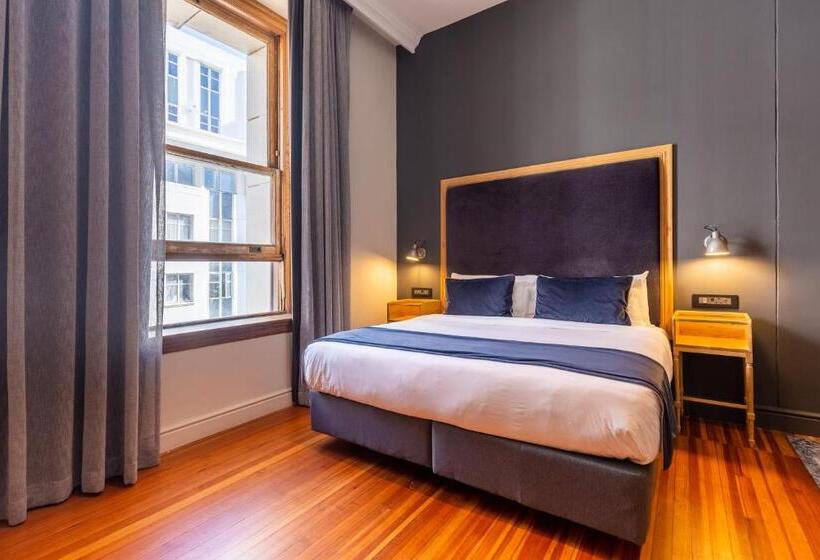 シティビュースイート, Old Bank Hotel Lion Roars Hotels & Lodges