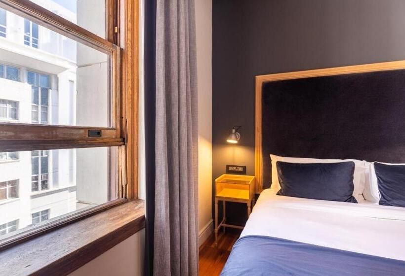 シティビュースイート, Old Bank Hotel Lion Roars Hotels & Lodges