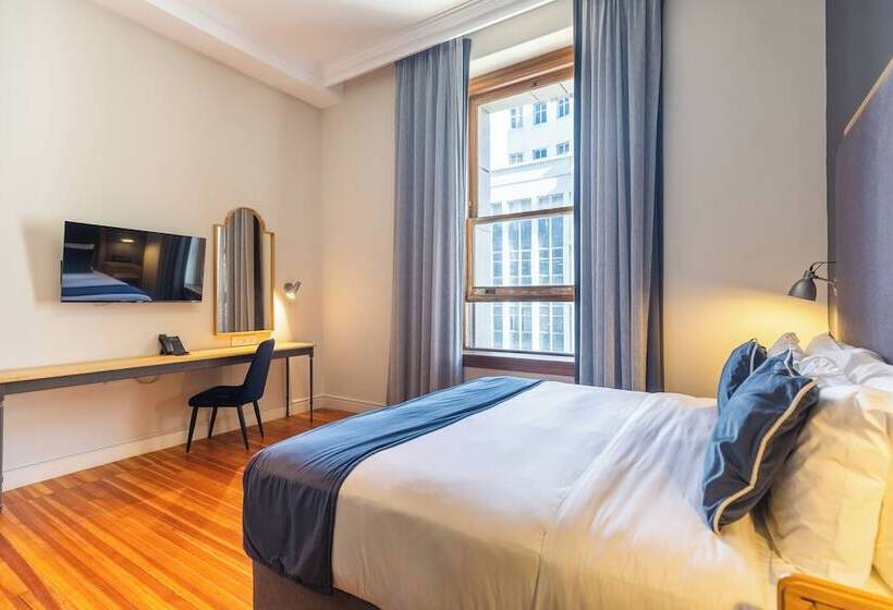 スイート, Old Bank Hotel Lion Roars Hotels & Lodges