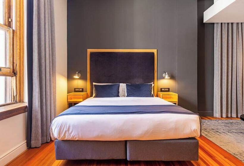 スイート, Old Bank Hotel Lion Roars Hotels & Lodges