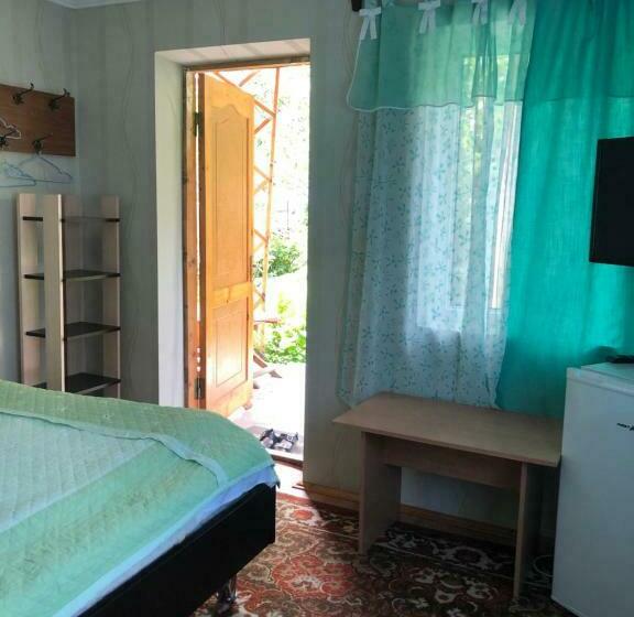 اتاق استاندارد, Family Guest House