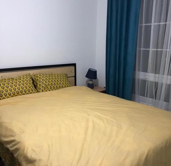 اتاق استاندارد, Family Guest House