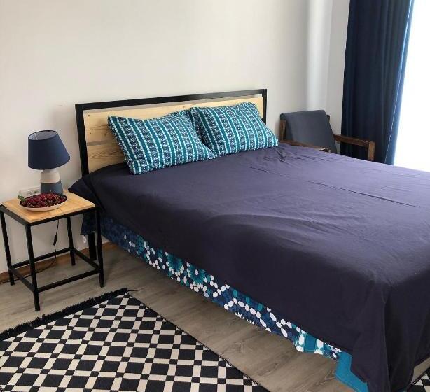 اتاق استاندارد, Family Guest House