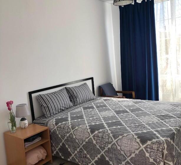 اتاق استاندارد, Family Guest House